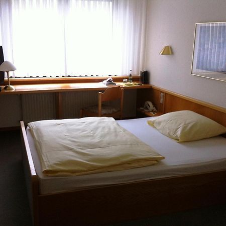 祖姆斯古朗登戈尔普法泽酒店 Rodalben 客房 照片