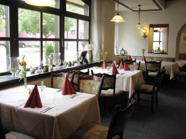 祖姆斯古朗登戈尔普法泽酒店 Rodalben 外观 照片